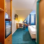 Hotel Plaza Blankenburg Ditzingen, Sure Collection 4*