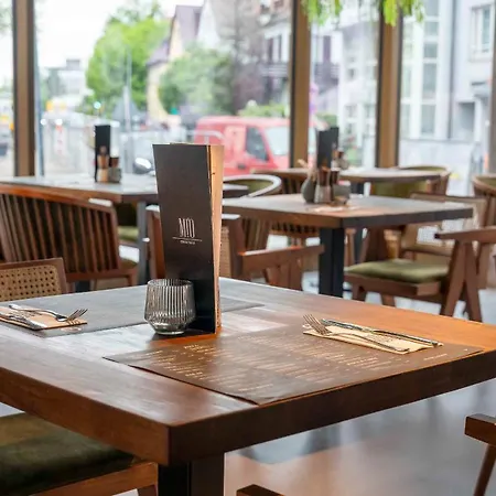 Plaza Blankenburg Ditzingen, Sure Collection