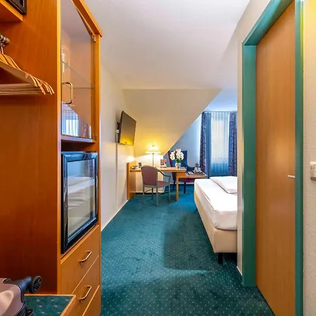 Hotel Plaza Blankenburg Ditzingen, Sure Collection 4*