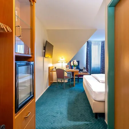 Hotel Plaza Blankenburg Ditzingen, Sure Collection 4*