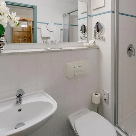 Plaza Blankenburg Ditzingen, Sure Collection מלון