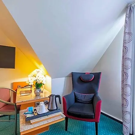 Hotel Plaza Blankenburg Ditzingen, Sure Collection 4*