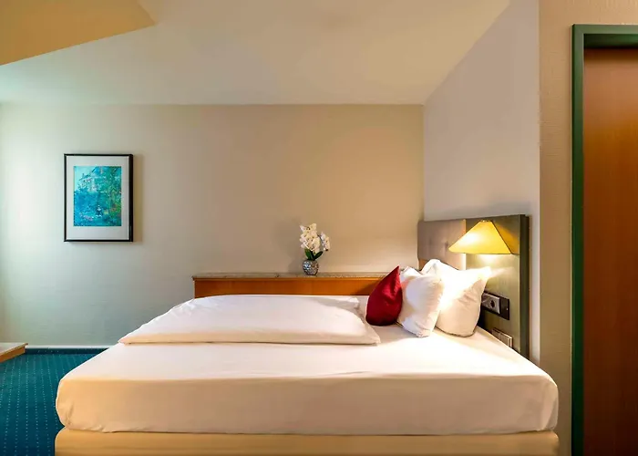 Plaza Blankenburg Ditzingen, Sure Collection 호텔 딧칭엔