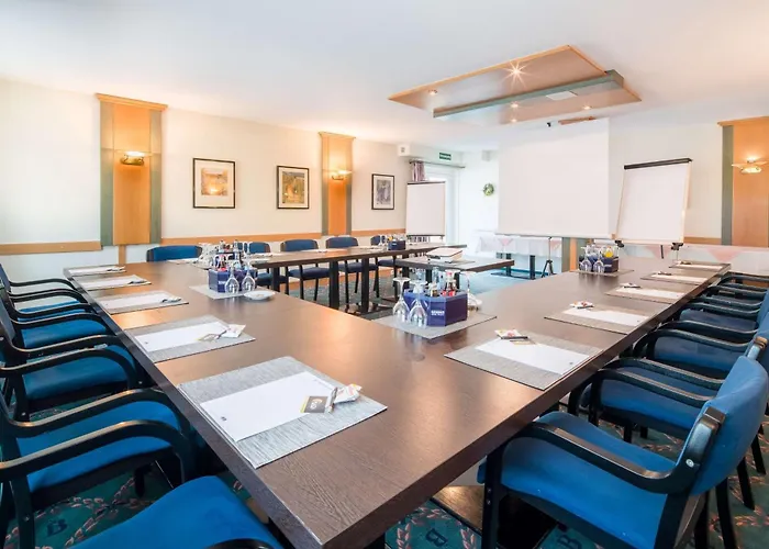 Plaza Blankenburg Ditzingen, Sure Collection 호텔